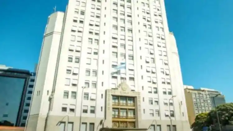 Diálogo entre Salud y representantes episcopales del área