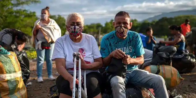 OMS: vacunas no erradicarán el COVID-19