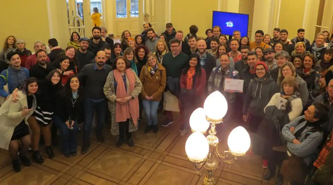 Escena Santafesina: Cultura firmó convenios con los 84 seleccionados
