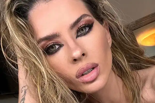 La China Suárez en Brasil: microbikini y… ¡Topless!