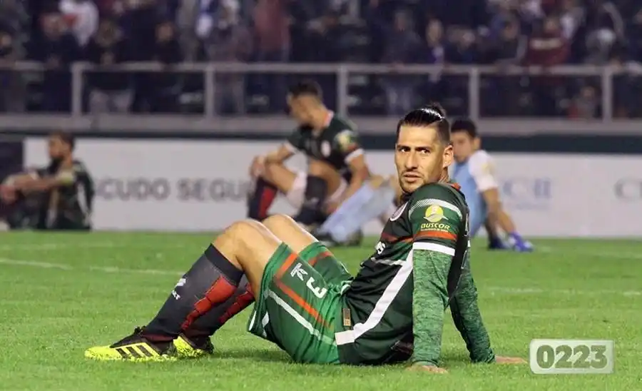 Durísima sanción a San Jorge de Tucumán luego de la "sentada" en plena cancha