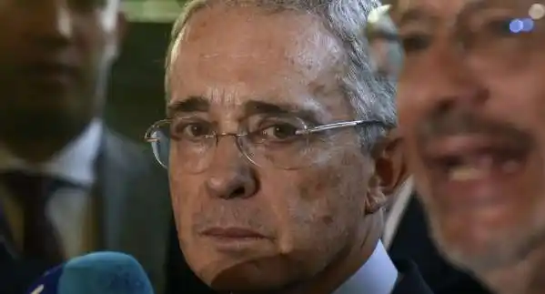 Justicia en Colombia decidirá este sábado sobre la libertad de Álvaro Uribe Vélez