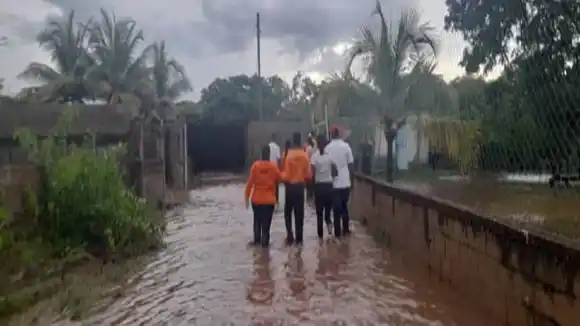 ¡LLUVIAS AZOTAN A SAN ANTONIO DEL GOLFO! Estragos por crecida del río Cachamaure