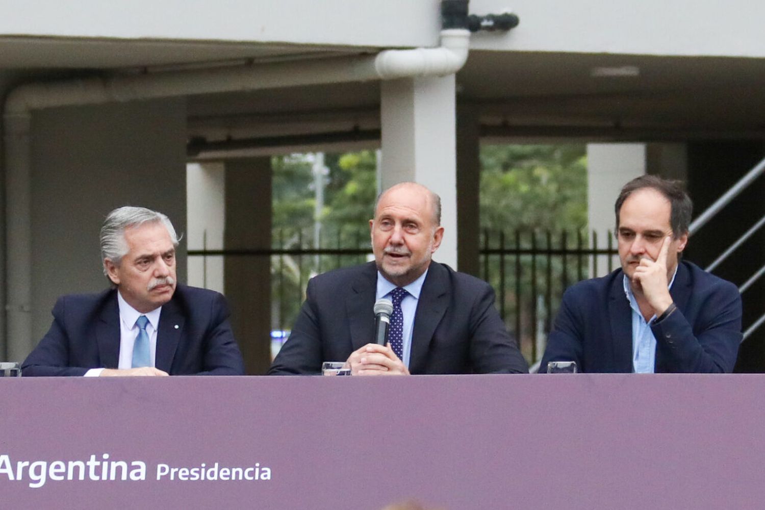 Perotti y Alberto Fernández entregaron 93 unidades habitacionales en Santa Fe