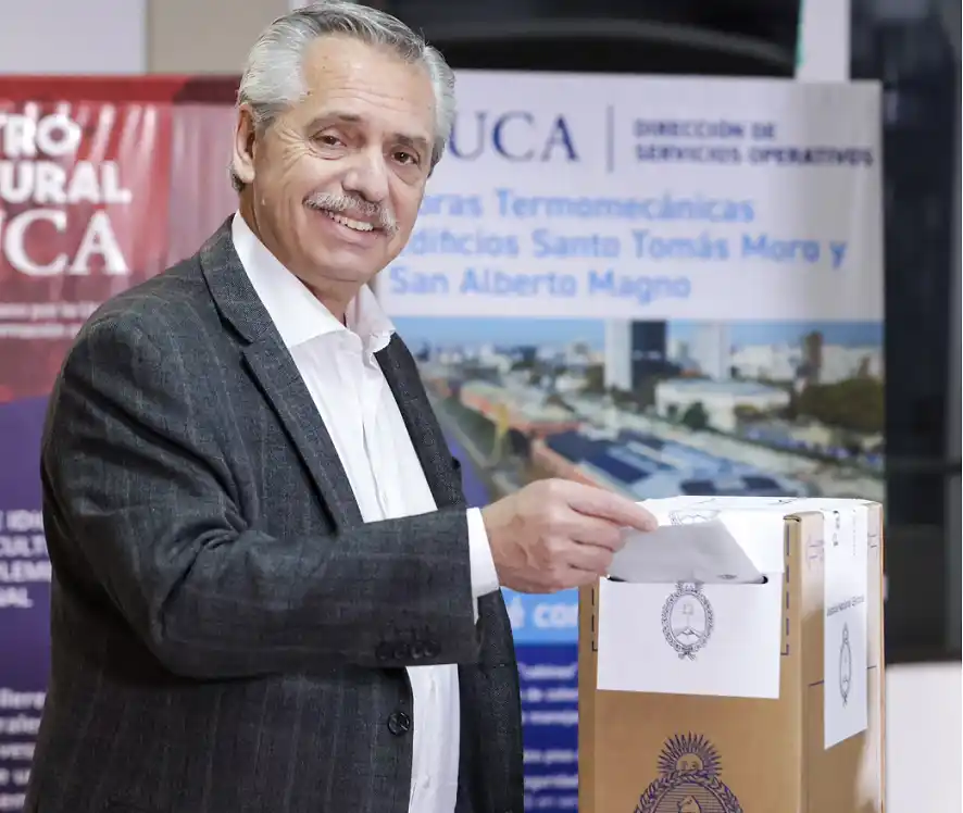 Alberto Fernández: "A 40 años de democracia, los argentinos están decidiendo su futuro"