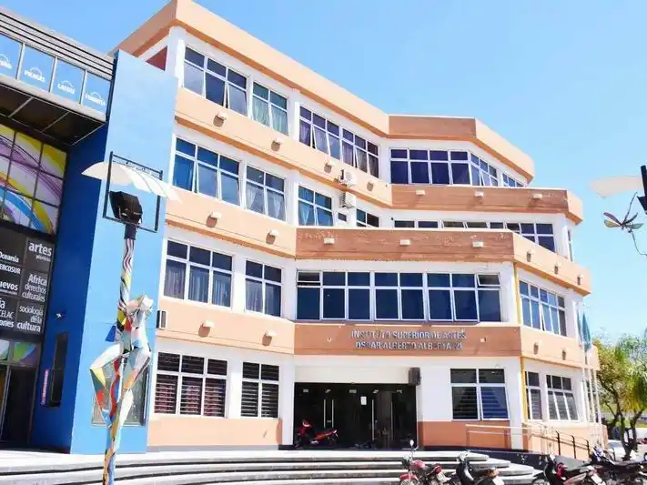 Festejos por el 38.º aniversario
del Instituto Superior de Arte