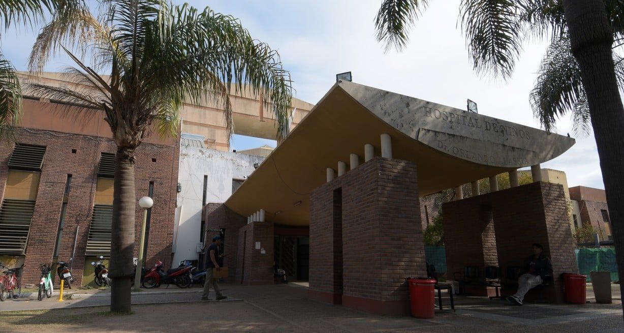 La menor fue asistida en el hospital de niños, donde se constató que las lesiones no eran graves.