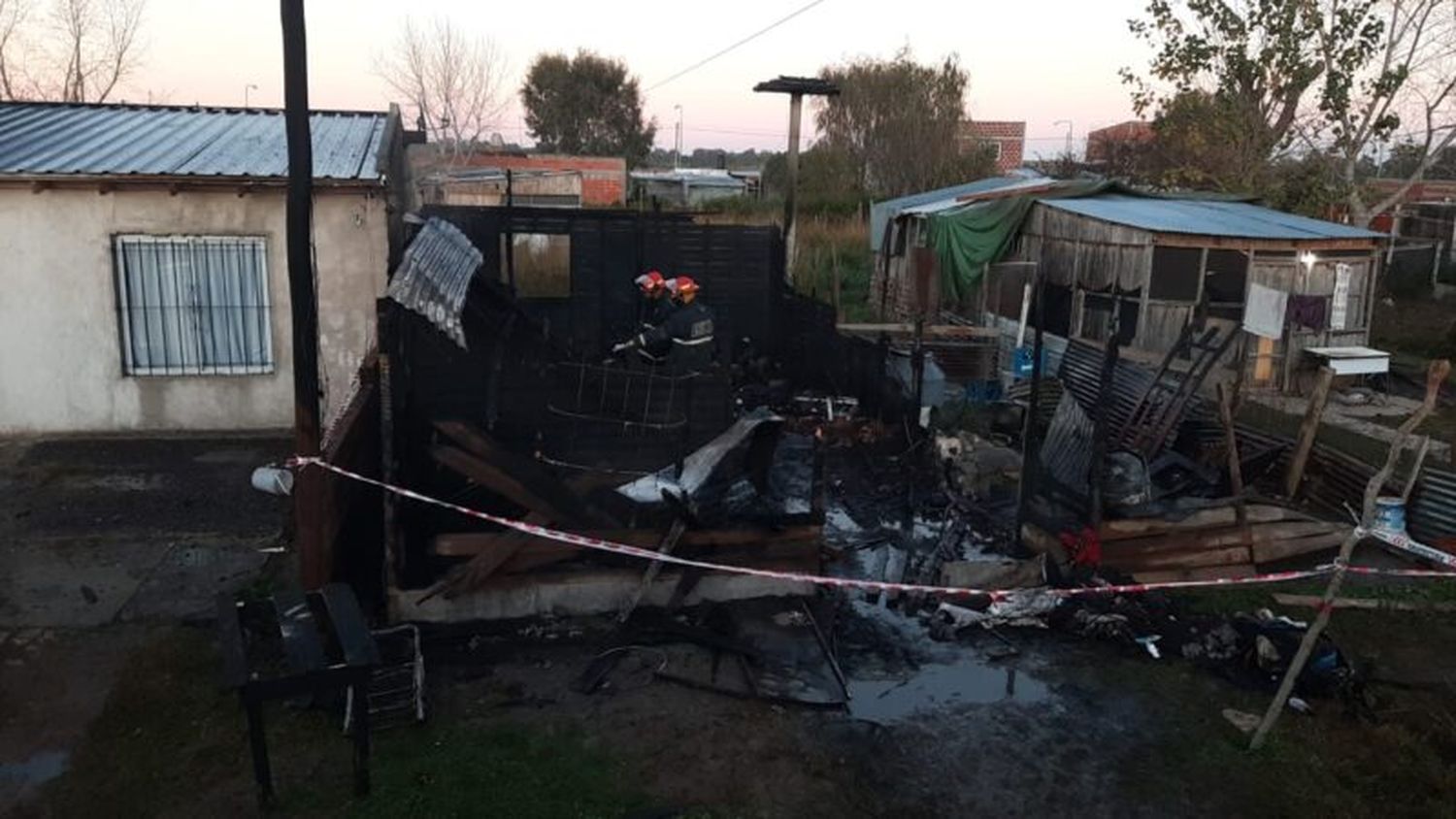 Tragedia en Punta Lara: Siete muertos en incendio de una vivienda
