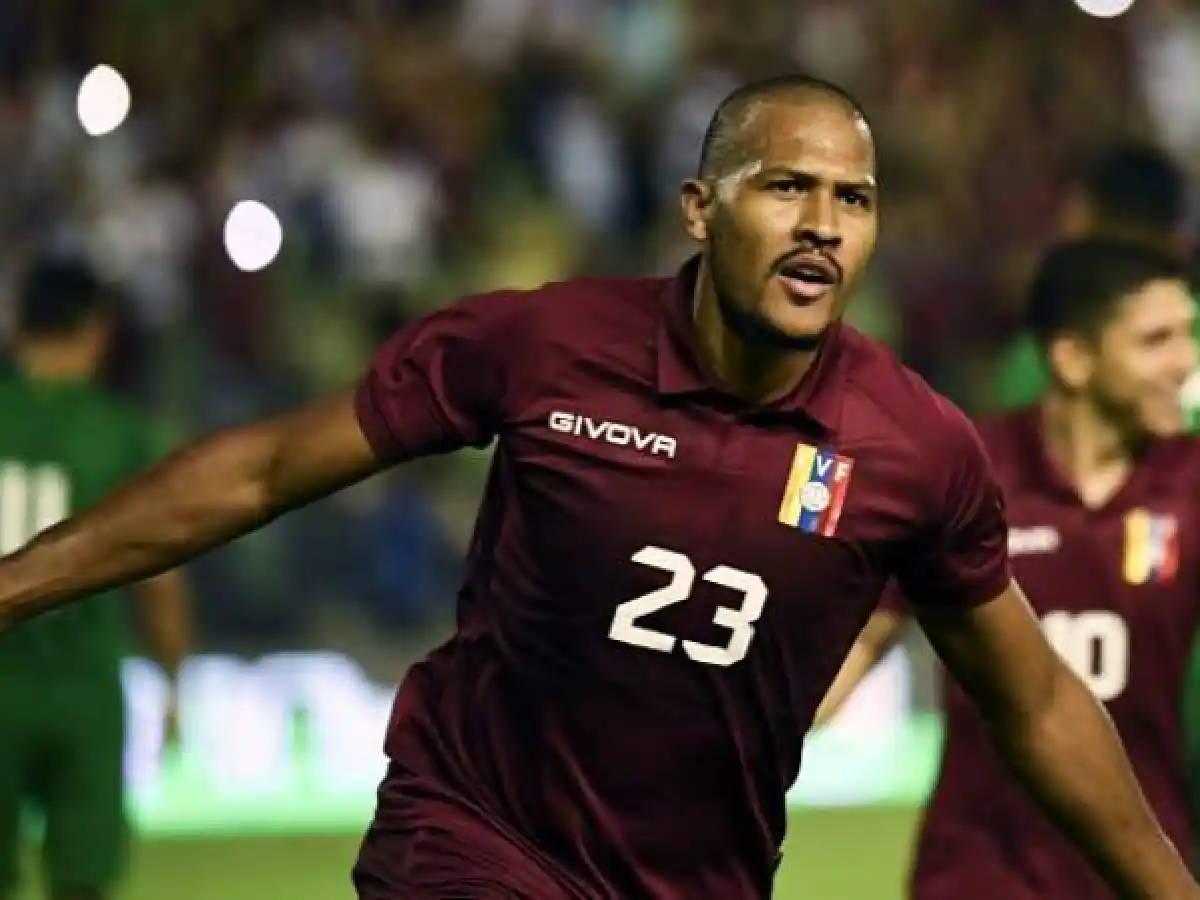 Venezuela liquidó a Bolivia en el debut como DT de Pekerman