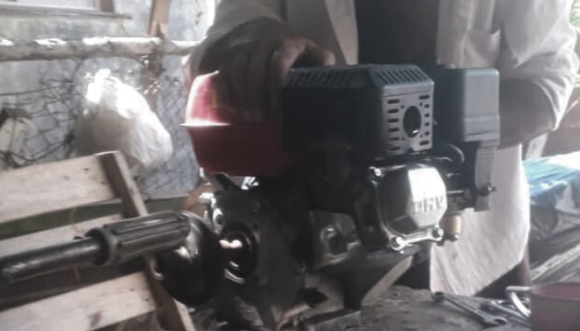 Ingresaron al patio de una casa y se llevaron un motor