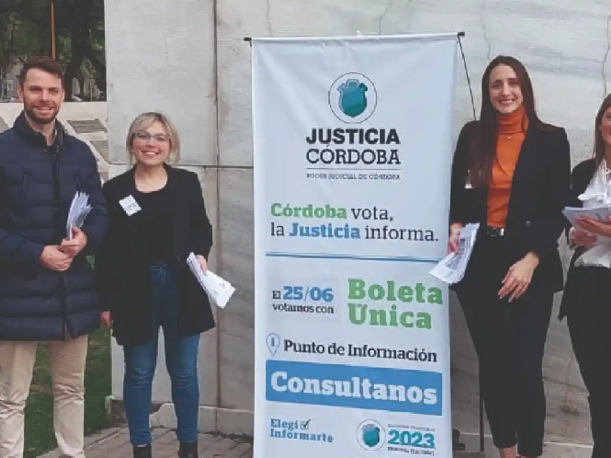  Agentes judiciales salen a las calles para capacitar sobre el uso de la boleta única
