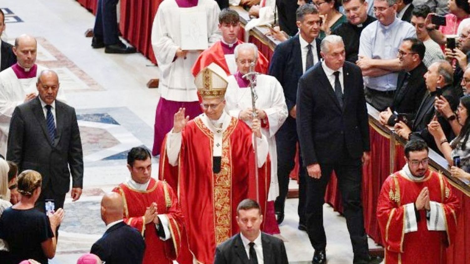 León XIV recordó que Pedro y Pablo son los pilares verdaderos de la Iglesia