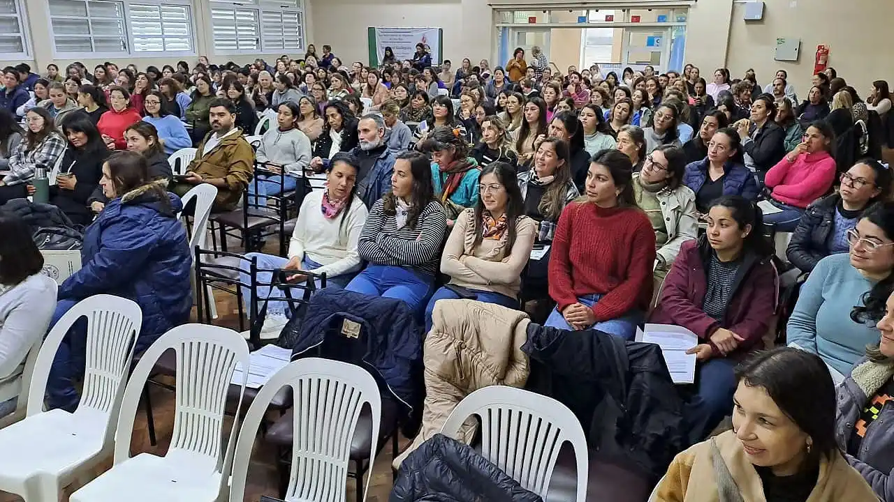 Docentes participaron de un taller sobre evaluación en el marco del ciclo de charlas de AGMER