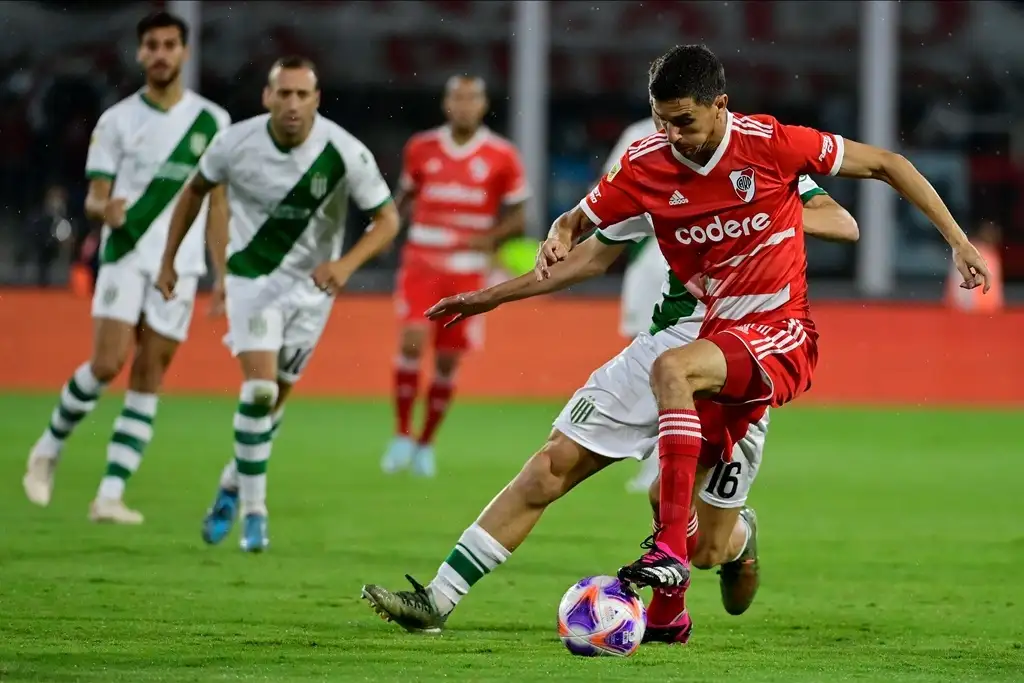 River venció a Banfield y habrá final con superclásico