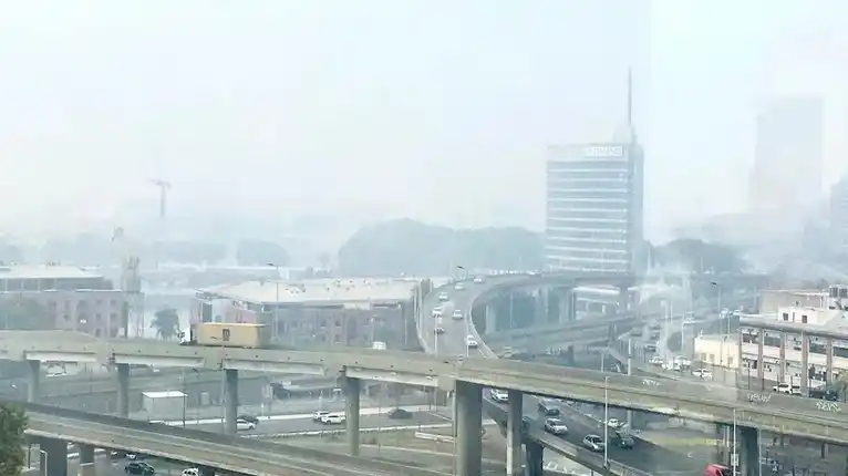 Nueva jornada con humo y olor a quemado en la Ciudad de Buenos Aires