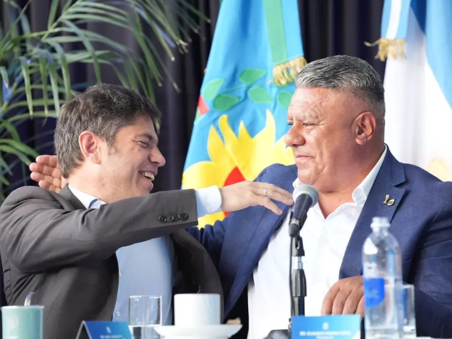 Acuerdo entre el gobernador de la provincia de Bs AS Axel  Kicillof y el Pte. de la AFA, Claudio Tapia.Foto:AFA
