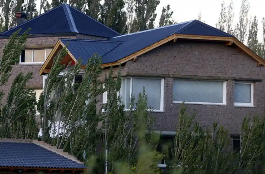 Comenzó el allanamiento en el domicilio de Cristina en El Calafate