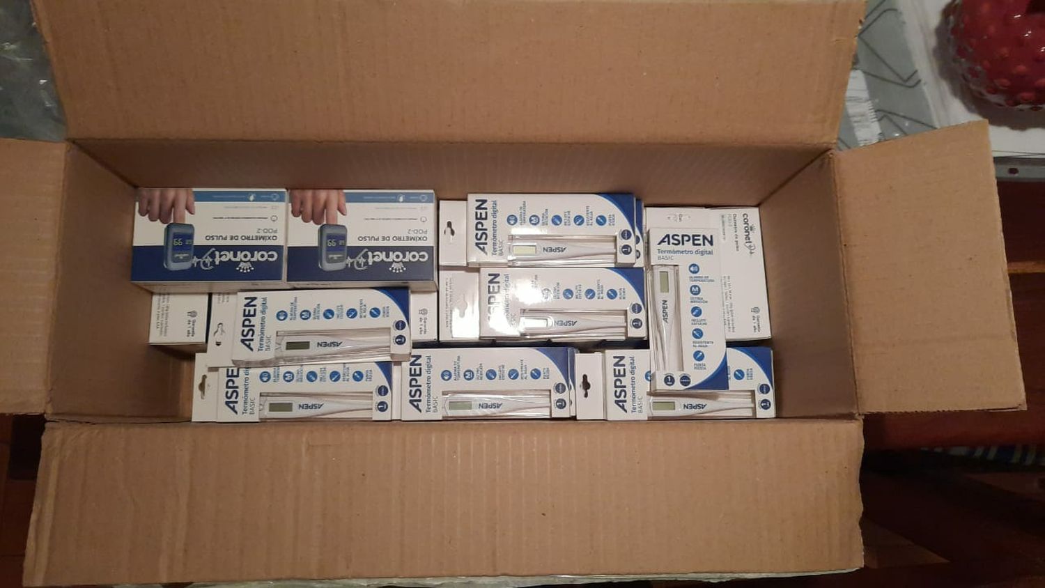 Agradecimiento al Colegio de Escribanos por donación de oxímetros y termómetros