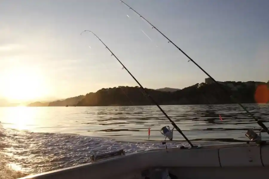 Monte Vera: Dos hombres heridos tras el vuelco de una embarcación en Torneo de pesca