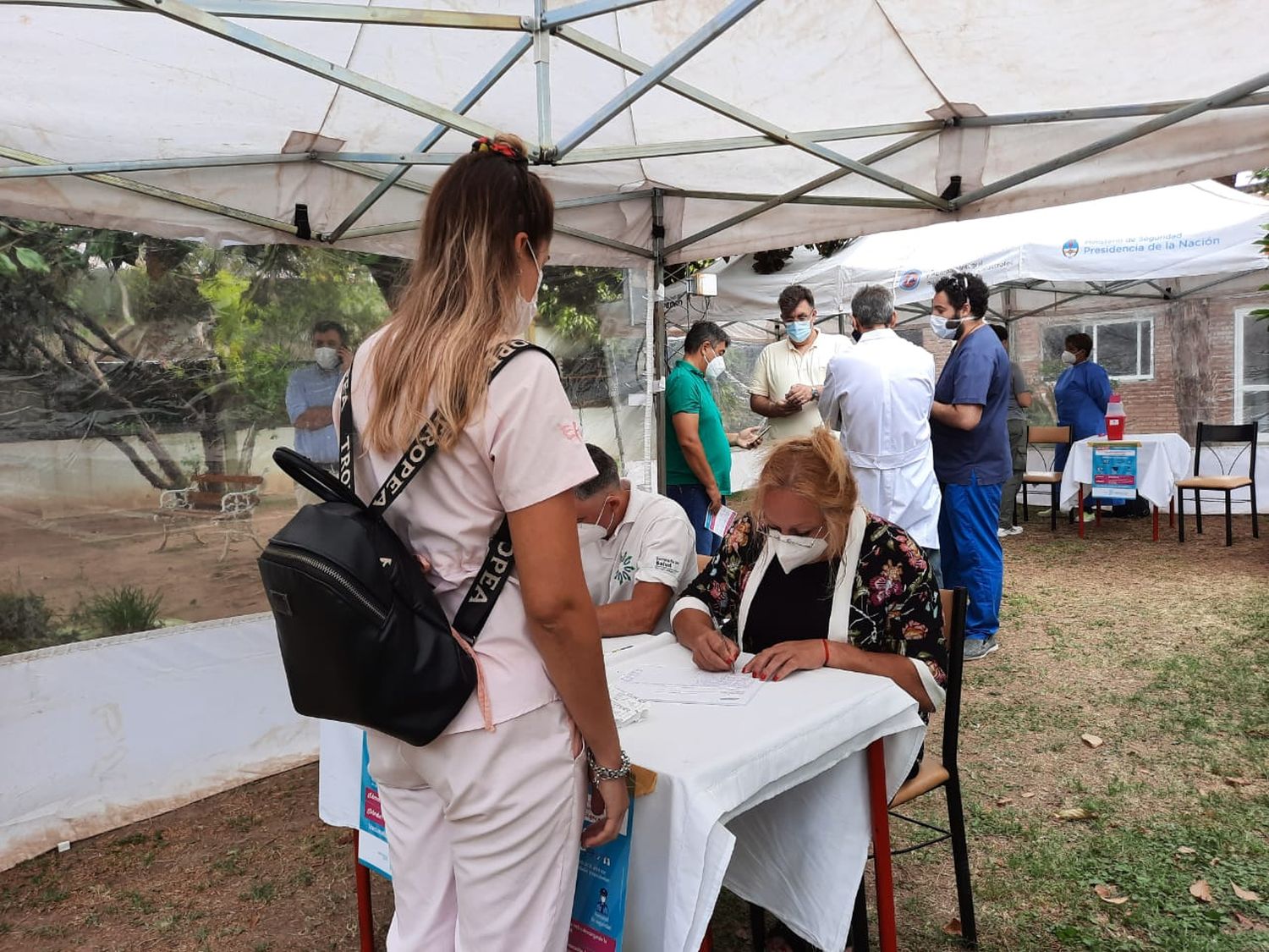 Vacunación contra el coronavirus: aplicaron casi cien dosis del segundo operativo y el total superó los 600