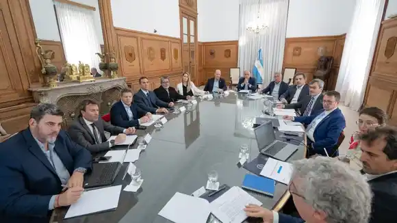 Consejo de Mayo en Casa Rosada: el Gobierno acelera la reforma tributaria