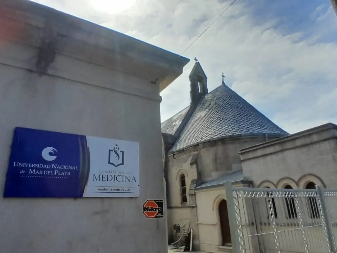 El plan de reacondicionamiento y ampliación comenzó con la creación del un centro de simulación de la Escuela Superior de Medicina.