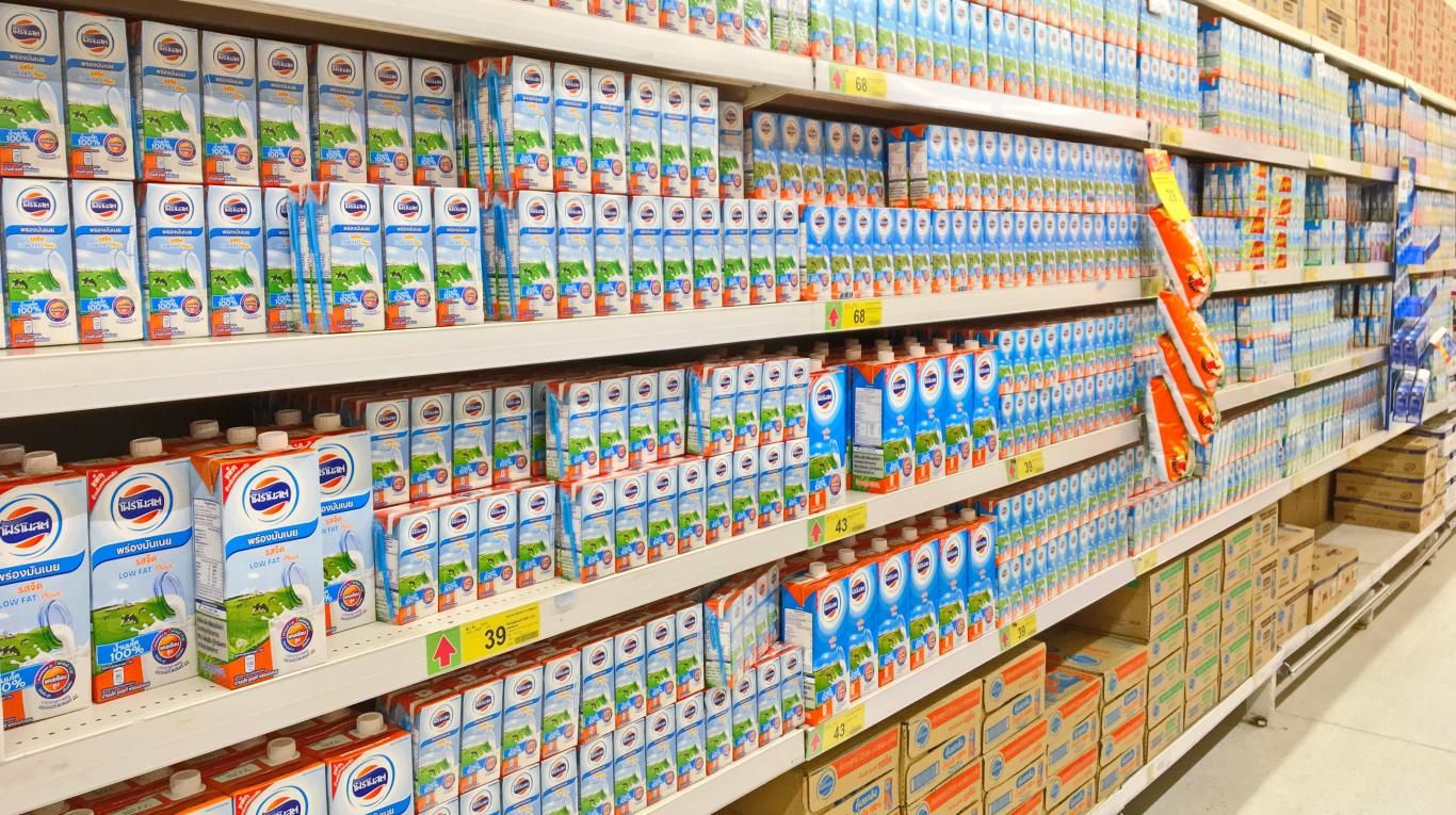 Congelan precios de 60 alimentos hasta noviembre y sacan por decreto la nueva ley de Lealtad Comercial