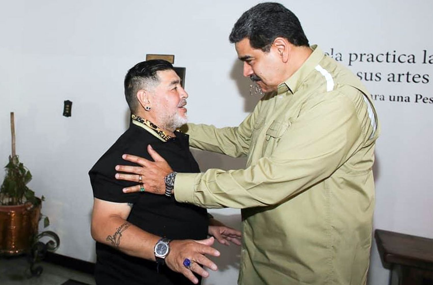 Maradona visitó a Maduro y le llevó su “apoyo político”