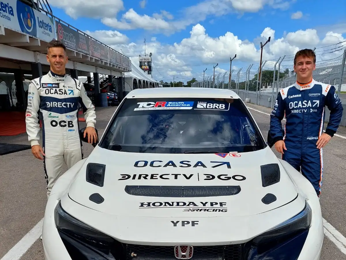 Leonel y Tiago Pernía, practicaron el el equipo Honda en Córdoba.