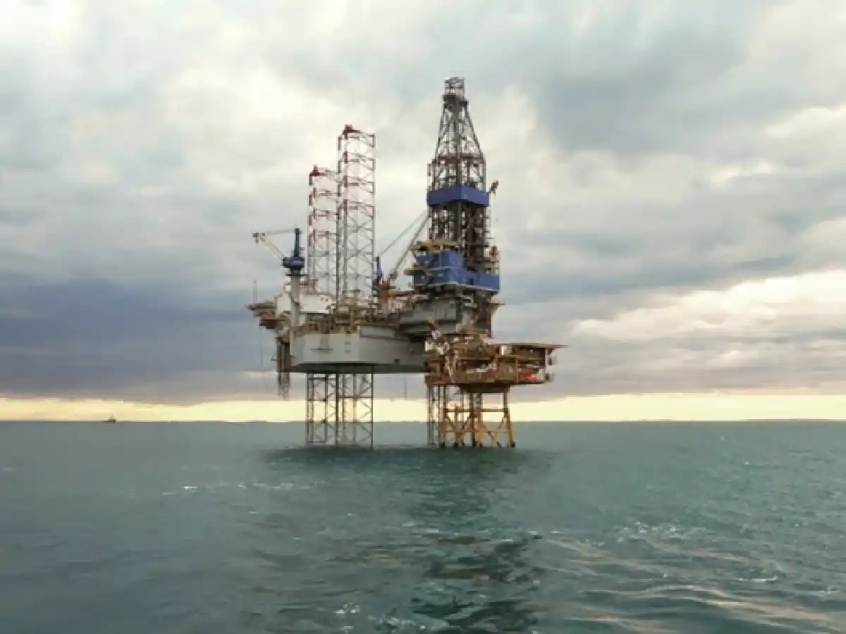 Salvarezza defendió la exploración offshore y pidió al ambientalismo contemplar las necesidades locales