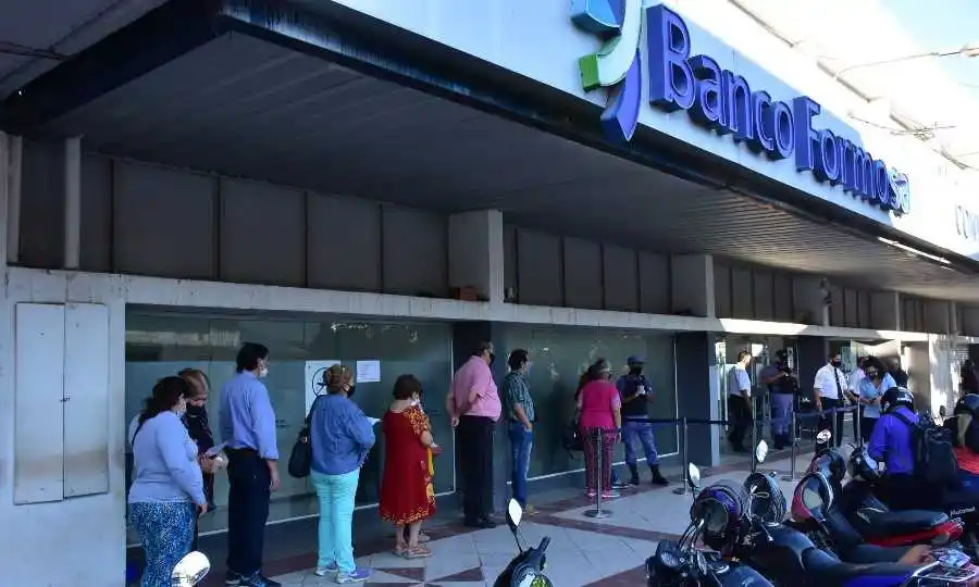 Comienza hoy el pago en simultáneo de sueldos y aguinaldos a estatales