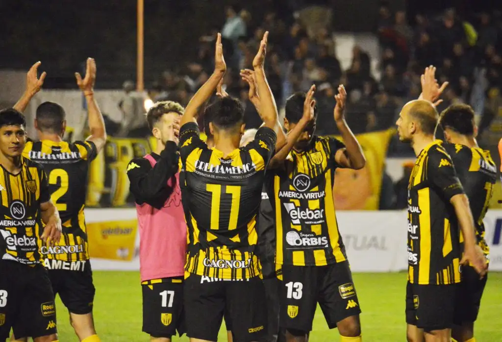 Santamarina lamentó un empate en el minuto 94
