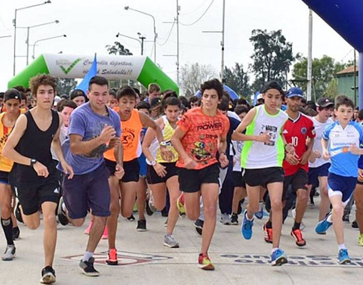 Se corre prueba atlética en Parque Ferré