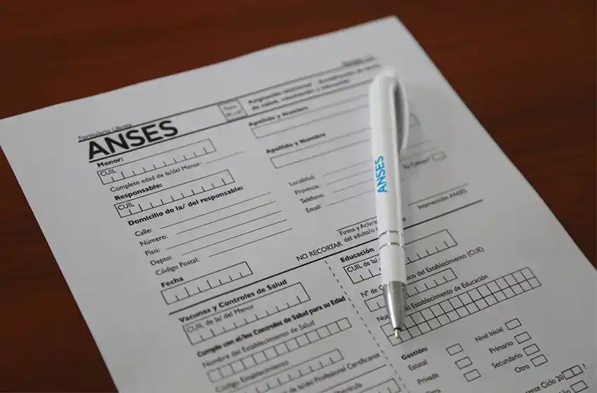 Todos los años se debe presentar la libreta de AUH en ANSES