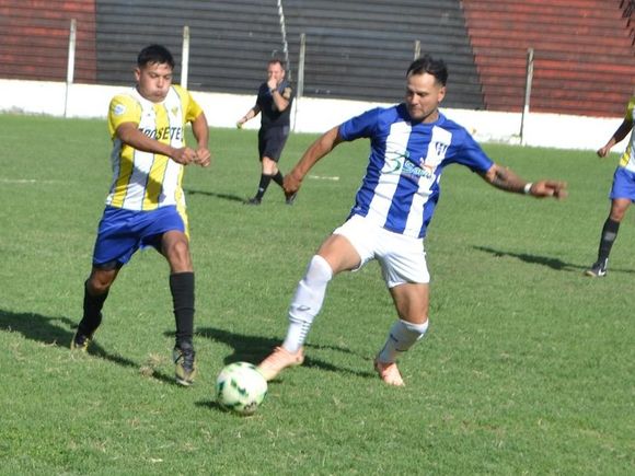 Copa de Clubes: Agricultores va en busca de los cuartos de final