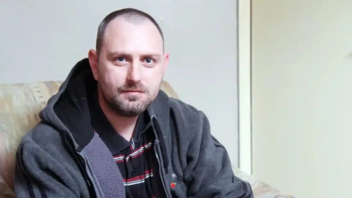 Ganó la lotería y sus hijos le destrozaron el auto por no compartir el premio