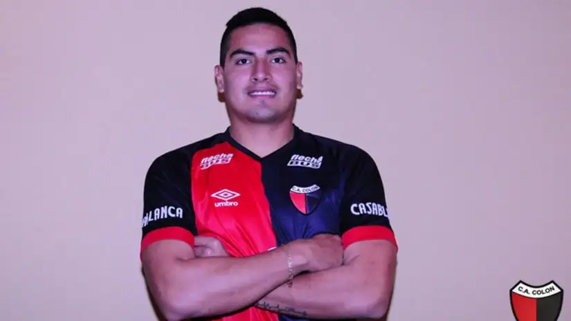 Mayora dejaría Colón y jugaría a préstamo por Deportivo Municipal