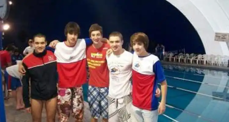 Natación: Aranguiz y Mari clasificaron al argentino