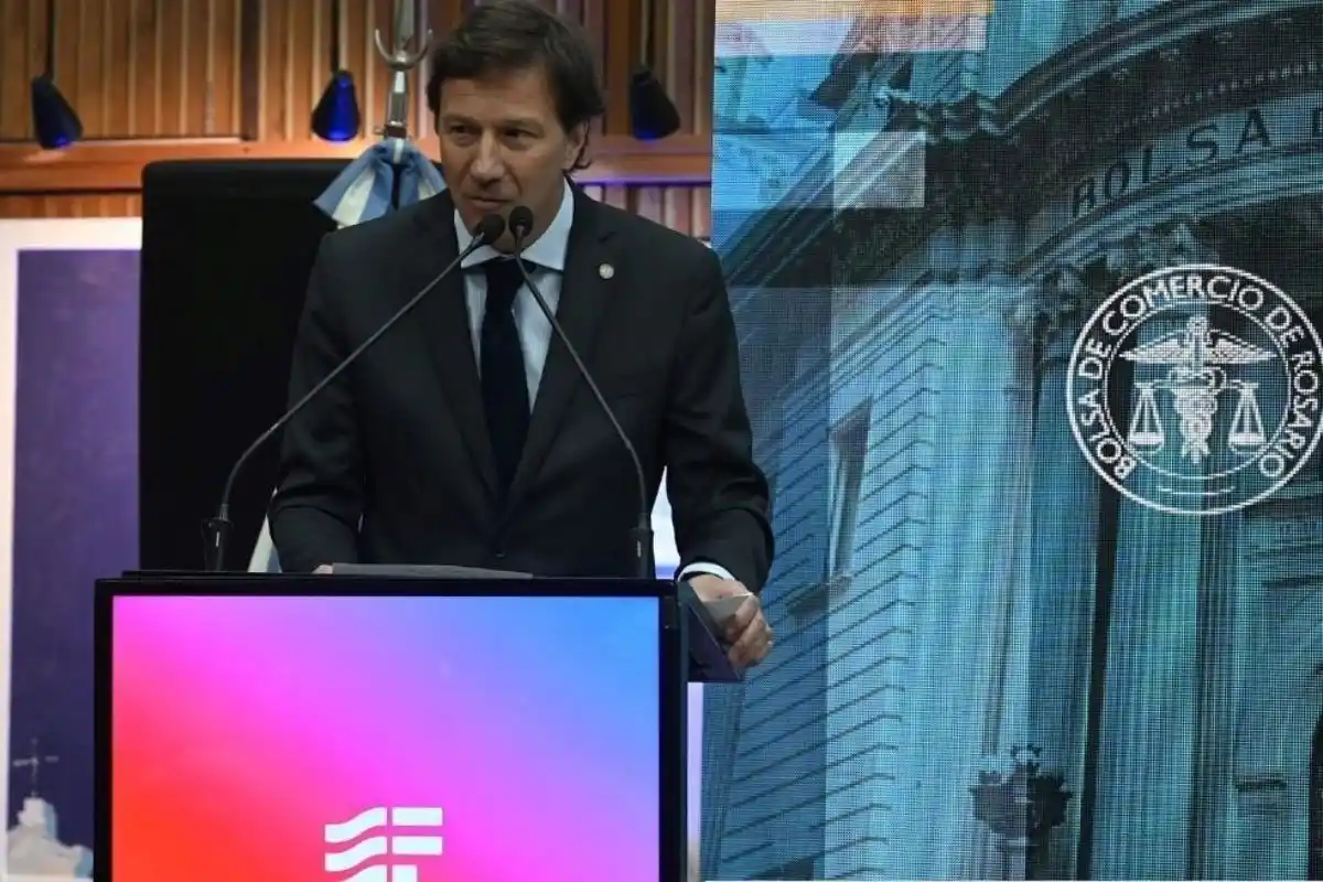 El titular de la Bolsa local puso la mira en las obras de infraestructura que están pendientes en Santa Fe, en el marco del plan estratégico desarrollado desde los sectores productivos. Créditos: Juan Manuel Foglia