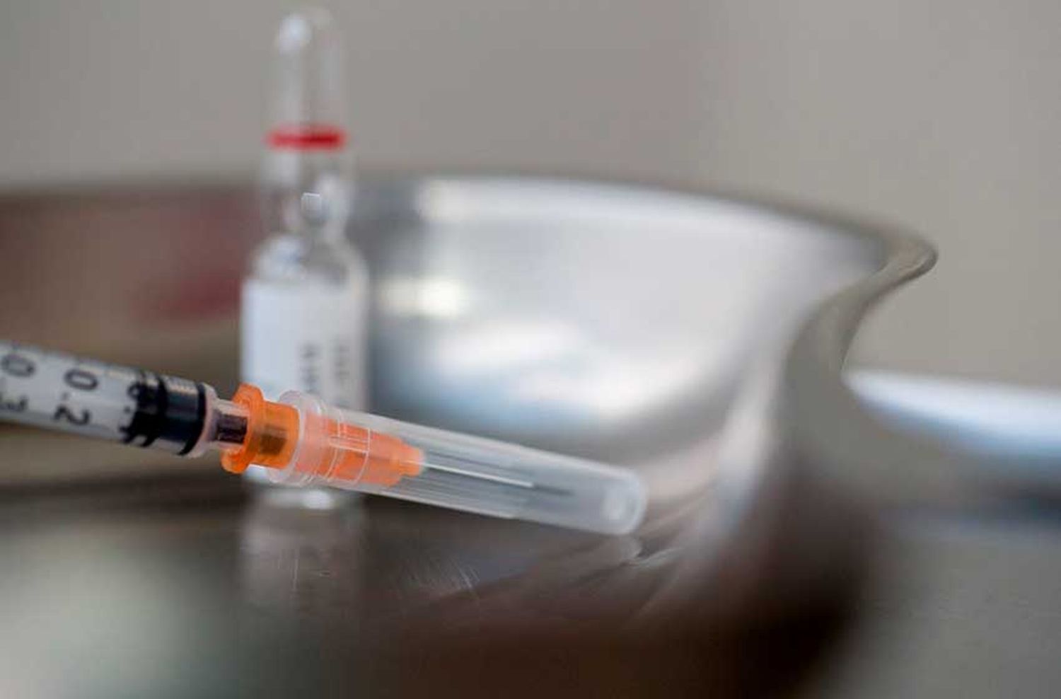 Rusia produjo las primeras 15.500 dosis de Sputnik V, su vacuna contra el coronavirus