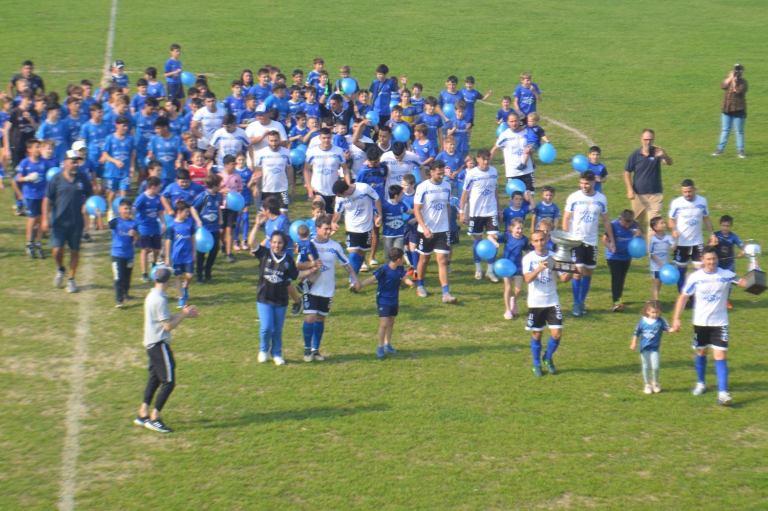 Deportivo ganó y festejó el título de Campeón en Urdinarrain