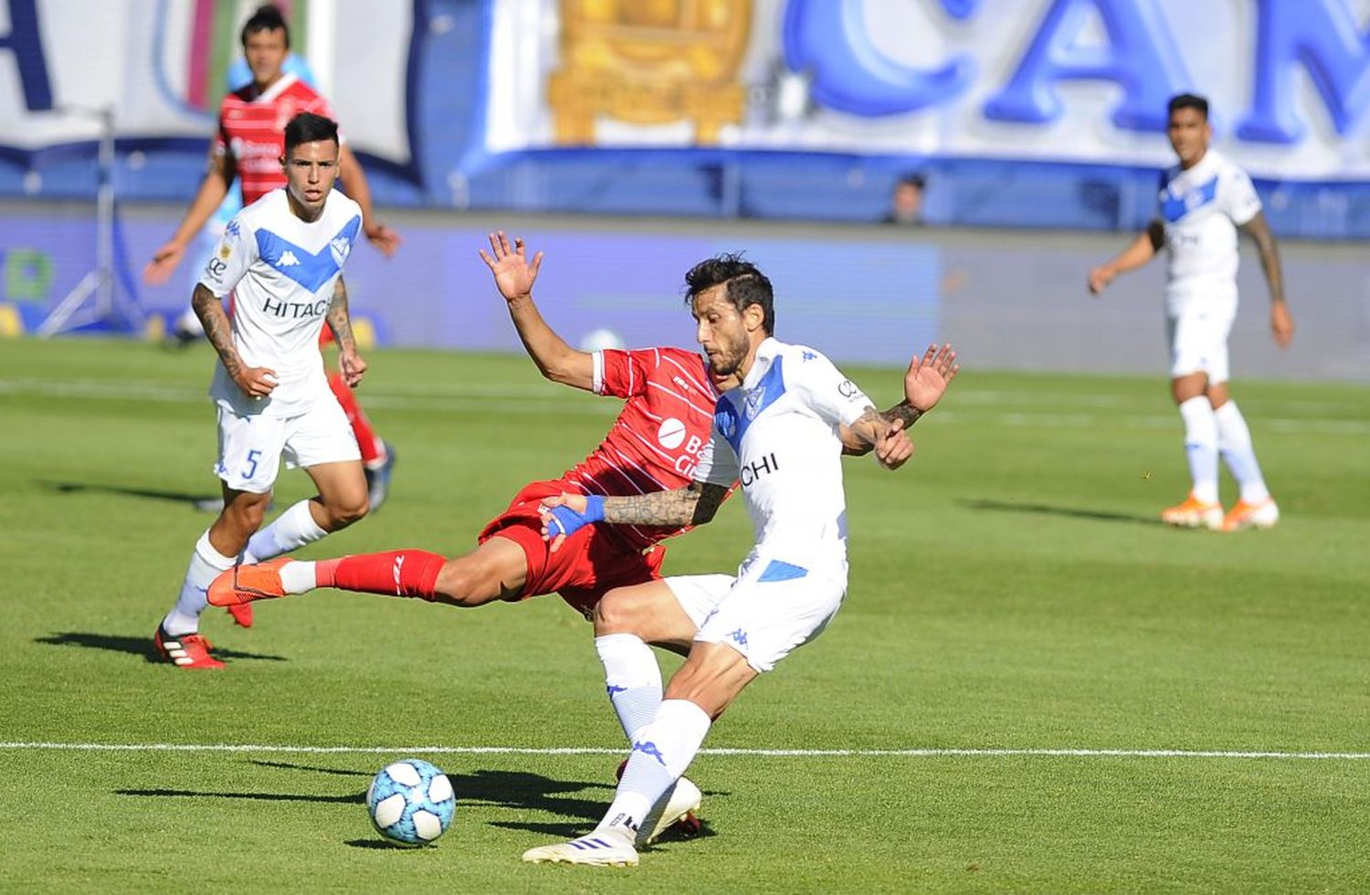 Vélez mereció más pero terminó repartiendo puntos con Huracán