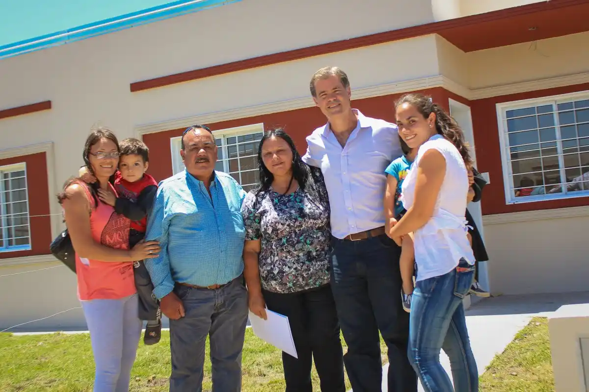 42 familias recibieron su vivienda