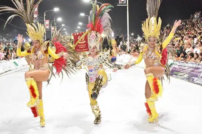 Las historias que contarán las cuatro comparsas en el Corsódromo 