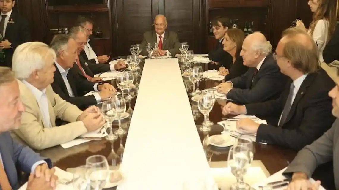 Lifschitz se reunió con la Unión Industrial Argentina