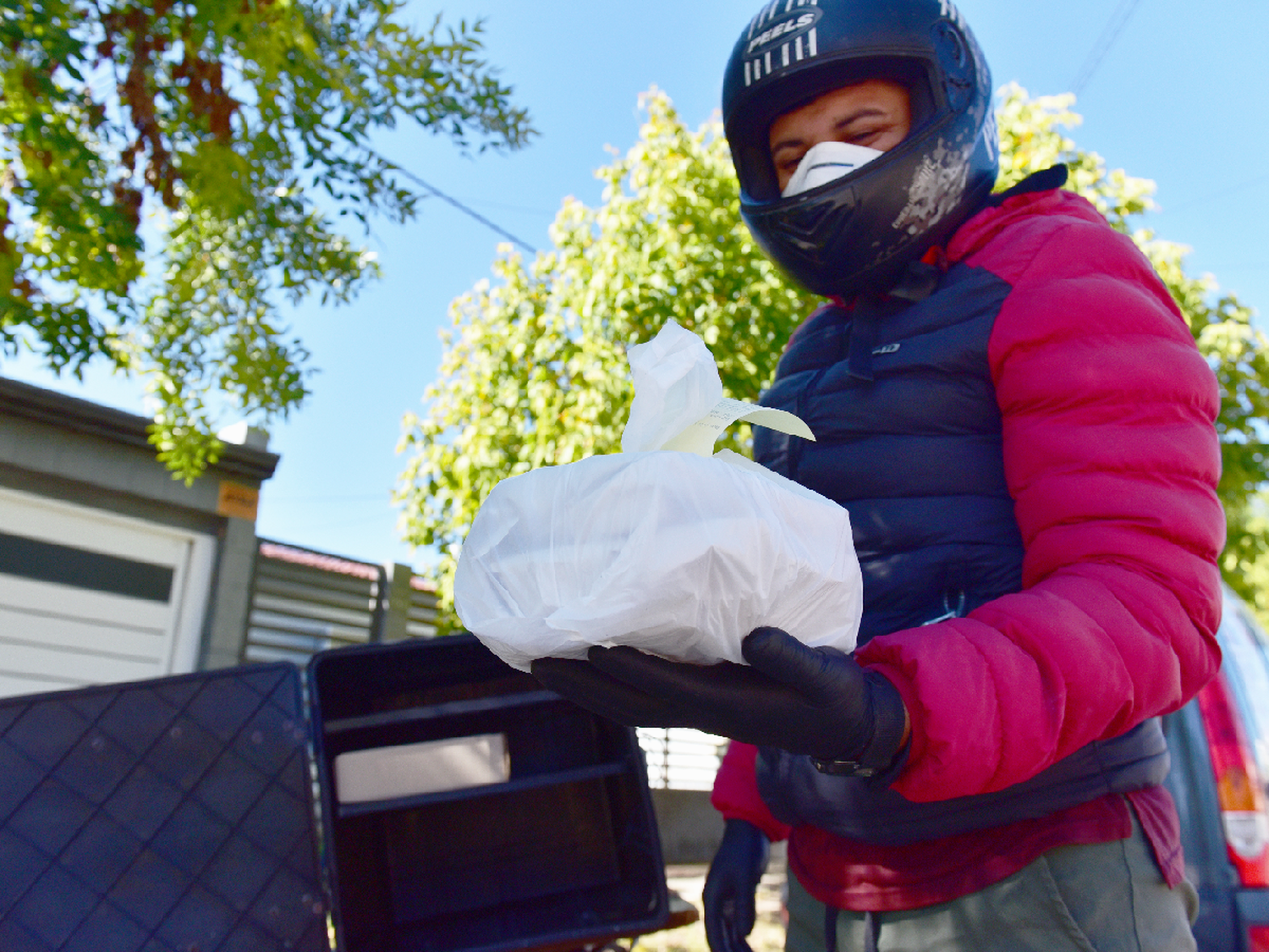 "La bagna" viajó en delivery y  la ciudad se llenó de olor a ajo  