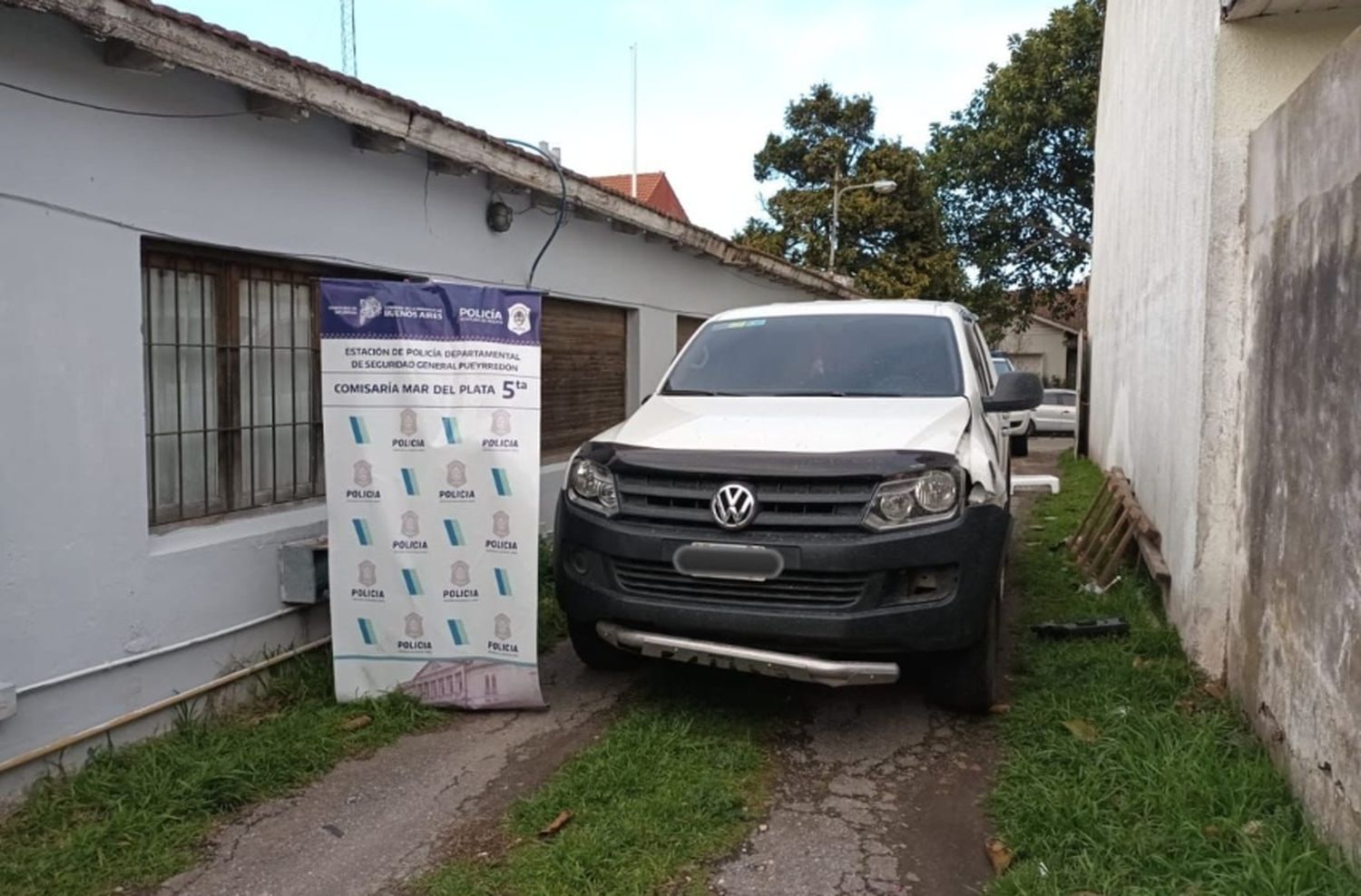 Los detienen tras robar una billetera y un celular