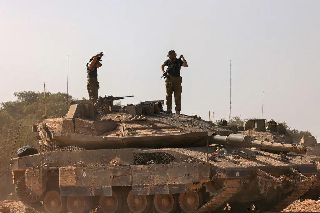 Tanques y tropas israelíes llegan al centro de Gaza