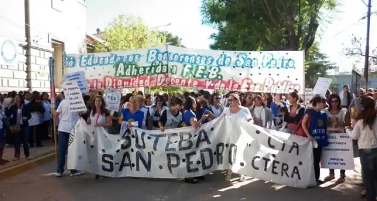 Docentes: viernes y lunes sin clases