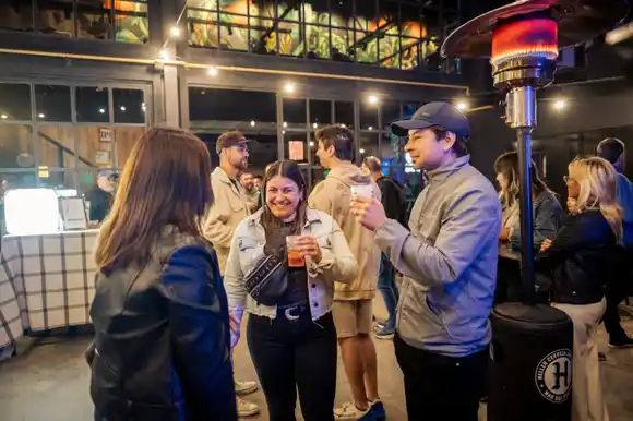 “Producto local” acompañó la Noche de las Heladerías y el Encuentro Vermutero Marplatense